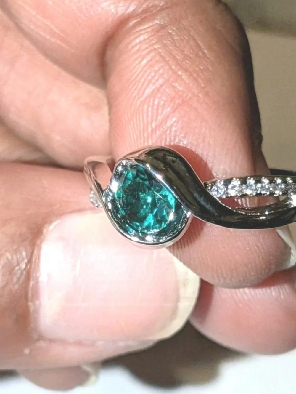 2Ct Round Cut Lab Created Emerald Women's Minimalist Ring 14K White Gold Plated